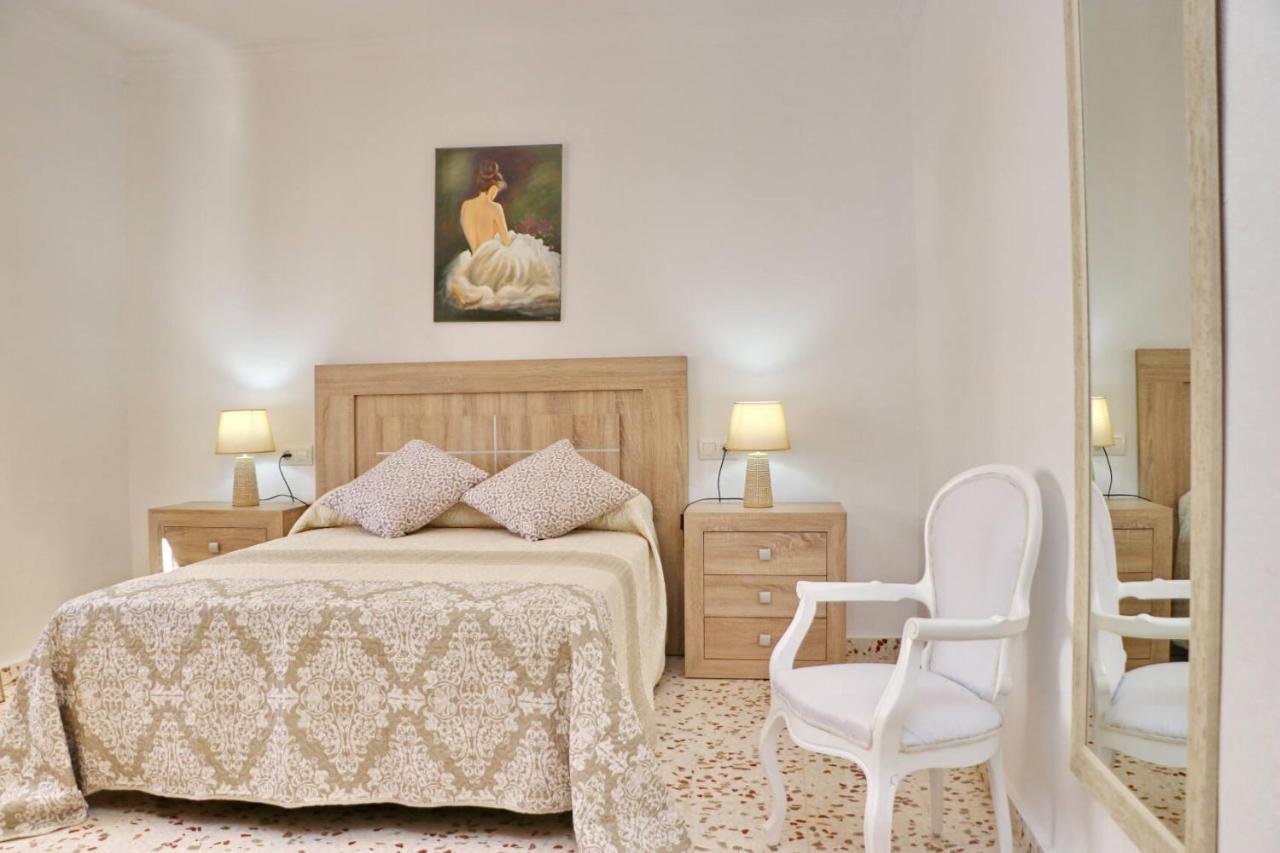 Apartamento Cortes โกนิล เด ลาฟรอนเตรา ภายนอก รูปภาพ