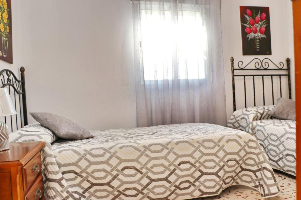Apartamento Cortes โกนิล เด ลาฟรอนเตรา ภายนอก รูปภาพ