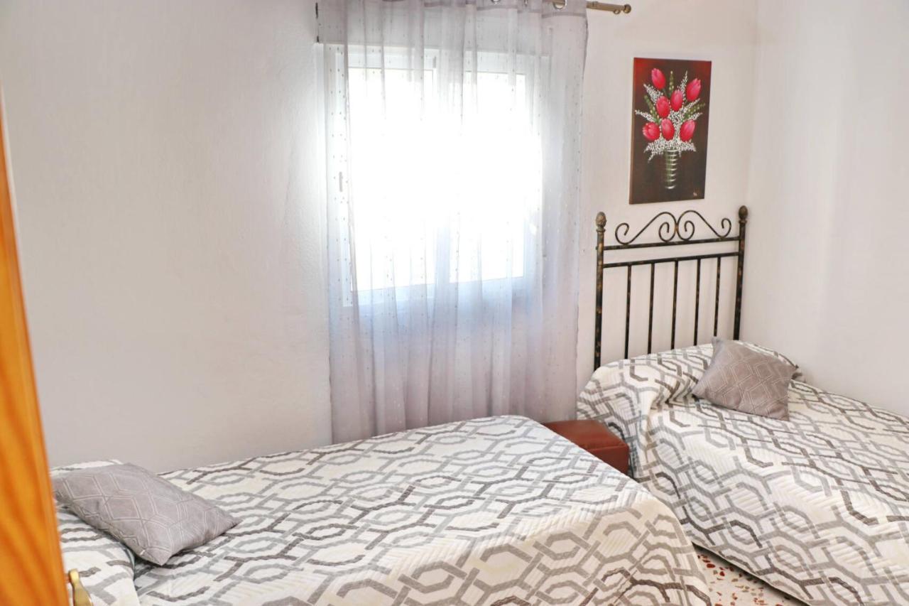 Apartamento Cortes โกนิล เด ลาฟรอนเตรา ภายนอก รูปภาพ